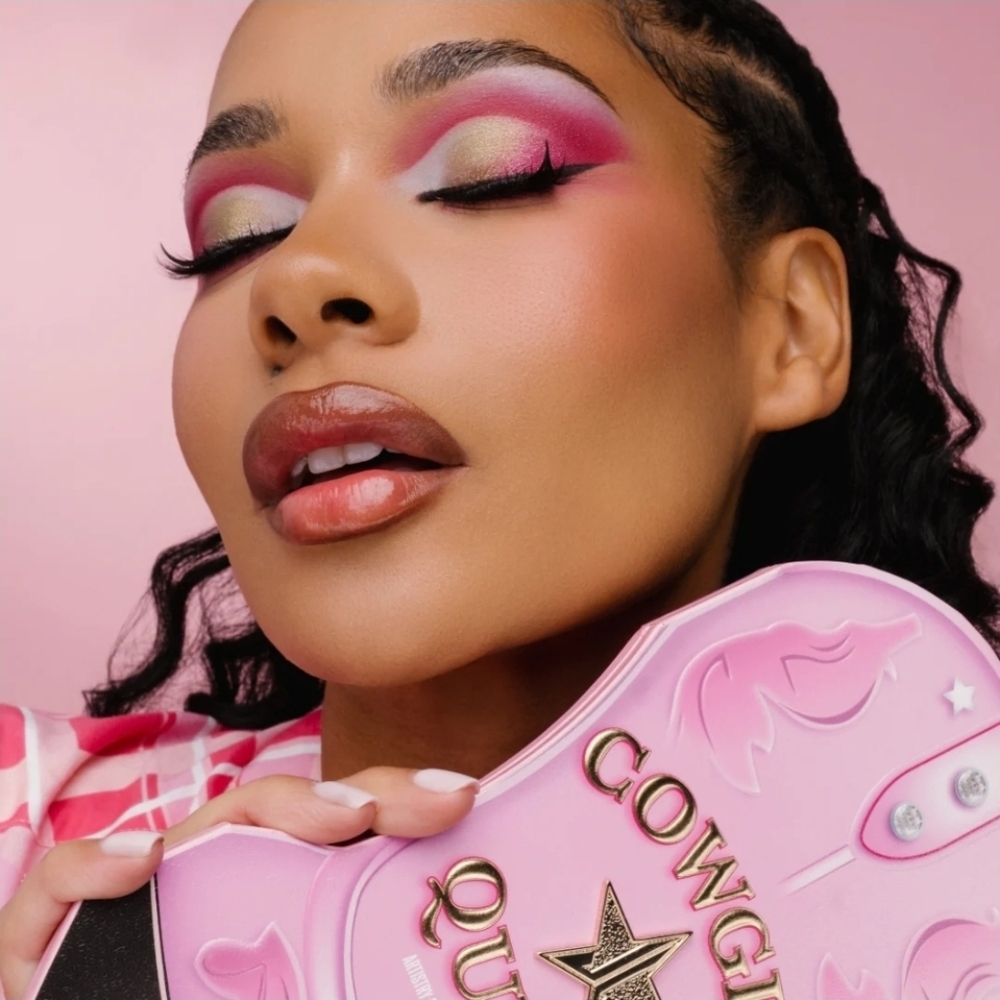 Jeffree Star Cosmetics Cowgirl Queen Artistry Palette. - Picture 3 of 10